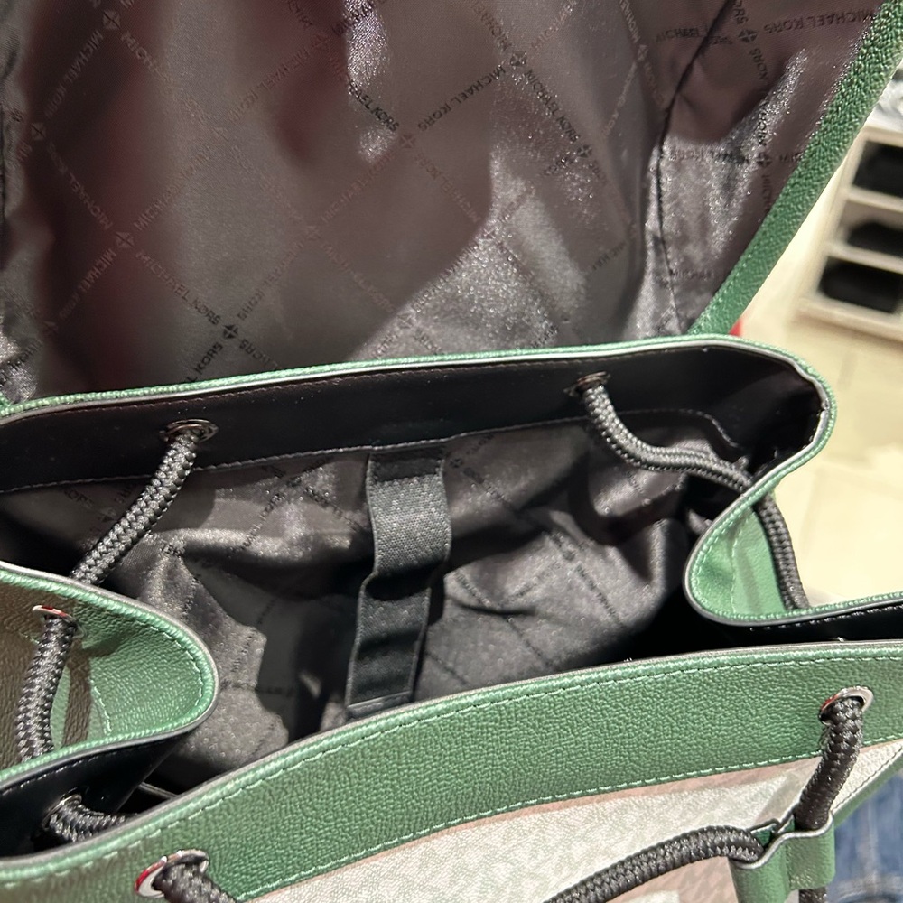 Men's Michael Kors dome Backpack cooper logo green NWT - Picture 9 of 16